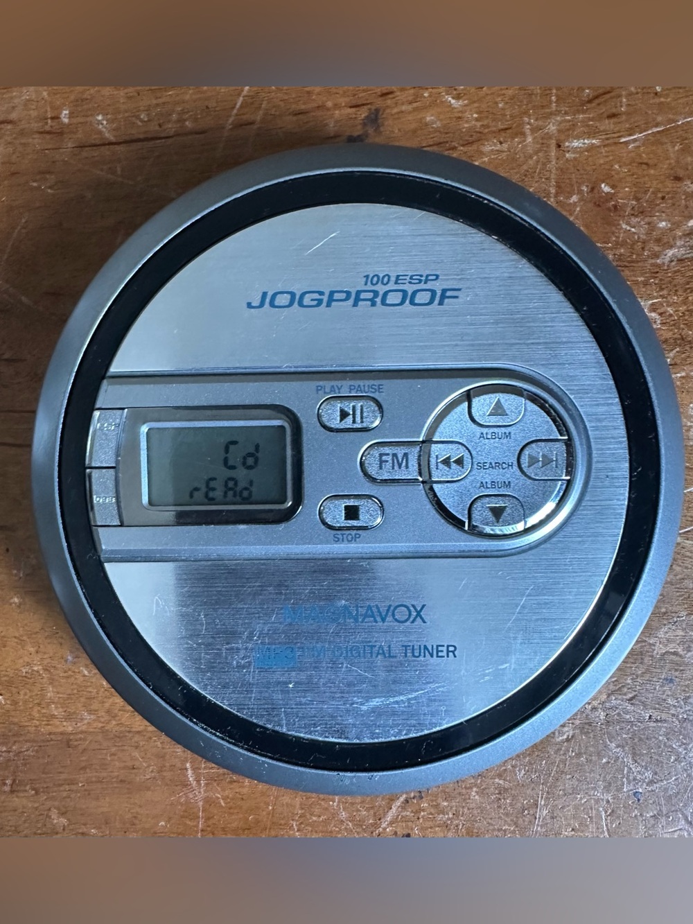 Magnovox Model MPC 500 Jogproof 100 ESP CD MP3 FM Portable Digital Tuner - Picture 3 of 8